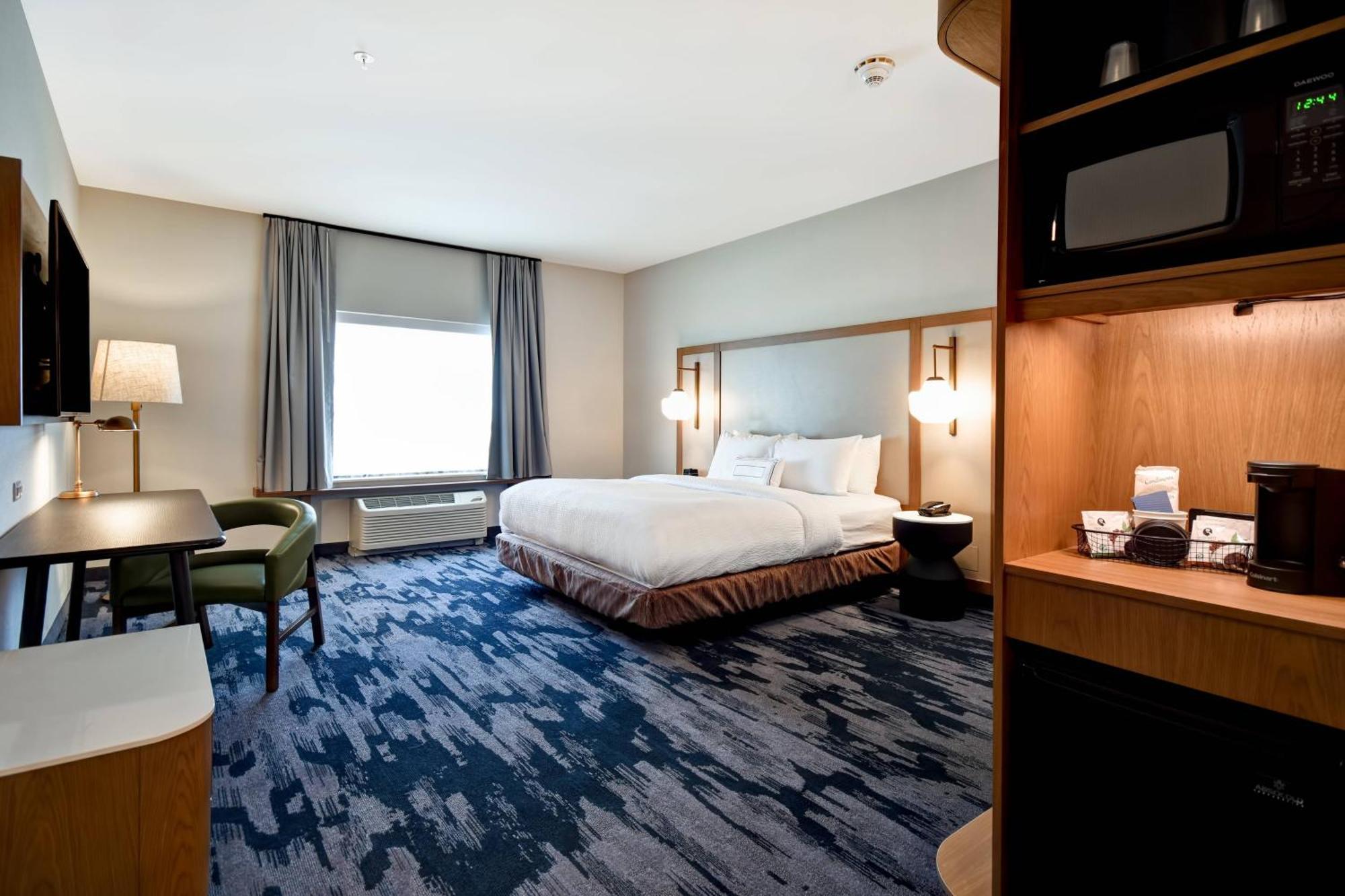 Fairfield & By Marriott Hotel 3*